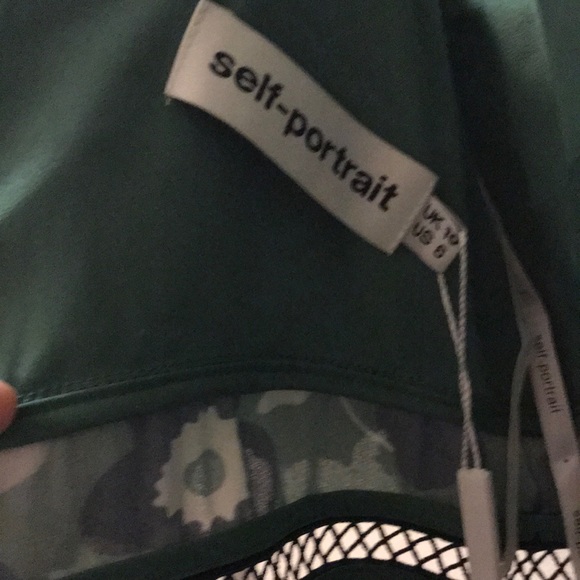 Self-Portrait Cold Shoulder Dress, Meghan Markle 6 - Picture 4 of 7